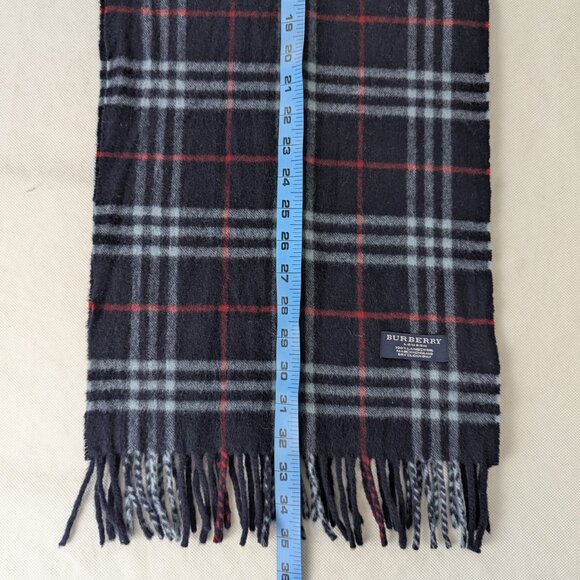 Burberry Designer Lambswool Scarf Navy Unisex – Used – Elegant Cold Weather Wrap - Picture 6 of 7